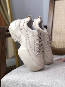 کتونی لژ بلند ۶ سانت