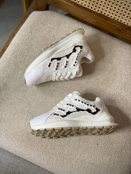 کتونی دختروونه با زیره پیوو