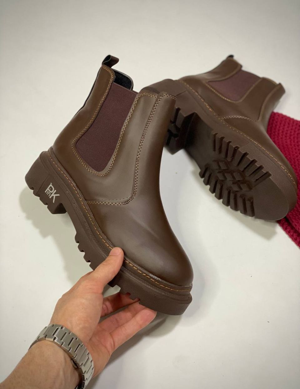 5877260173456378780 (2)